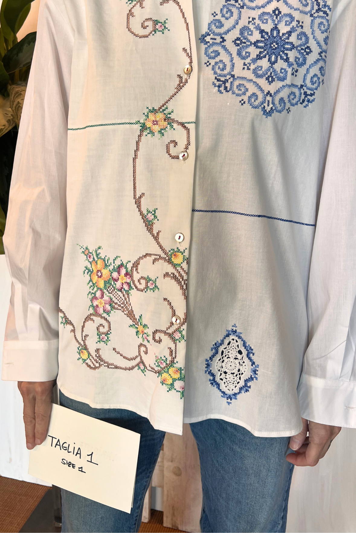 Camicia coreana con ricami