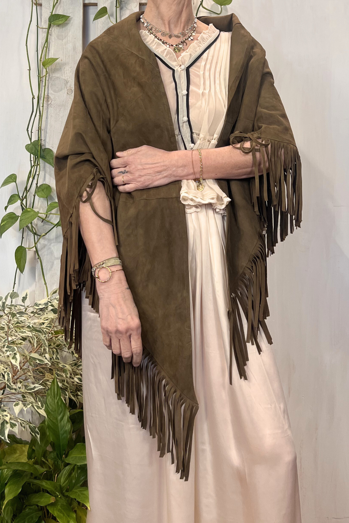 Scialle in pelle con frange