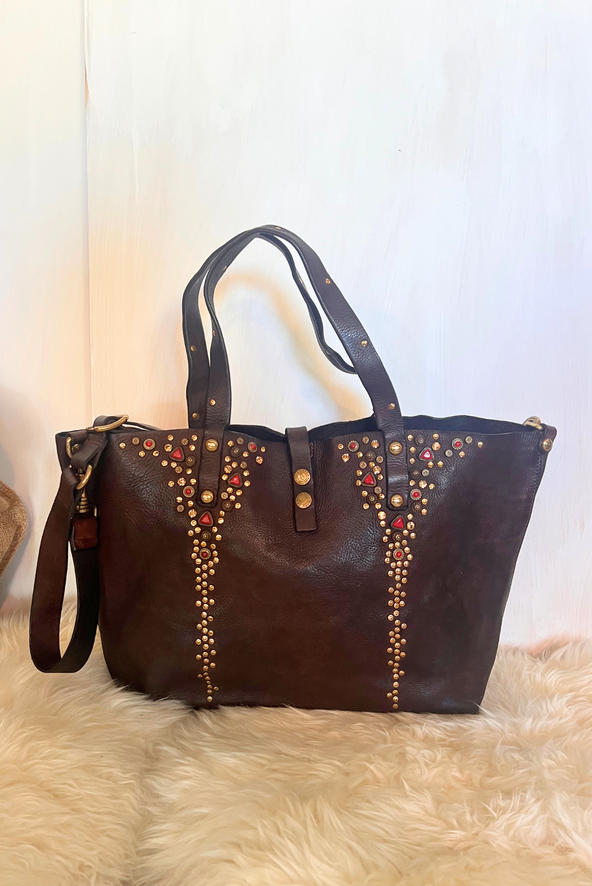 Shopper in pelle e borchie