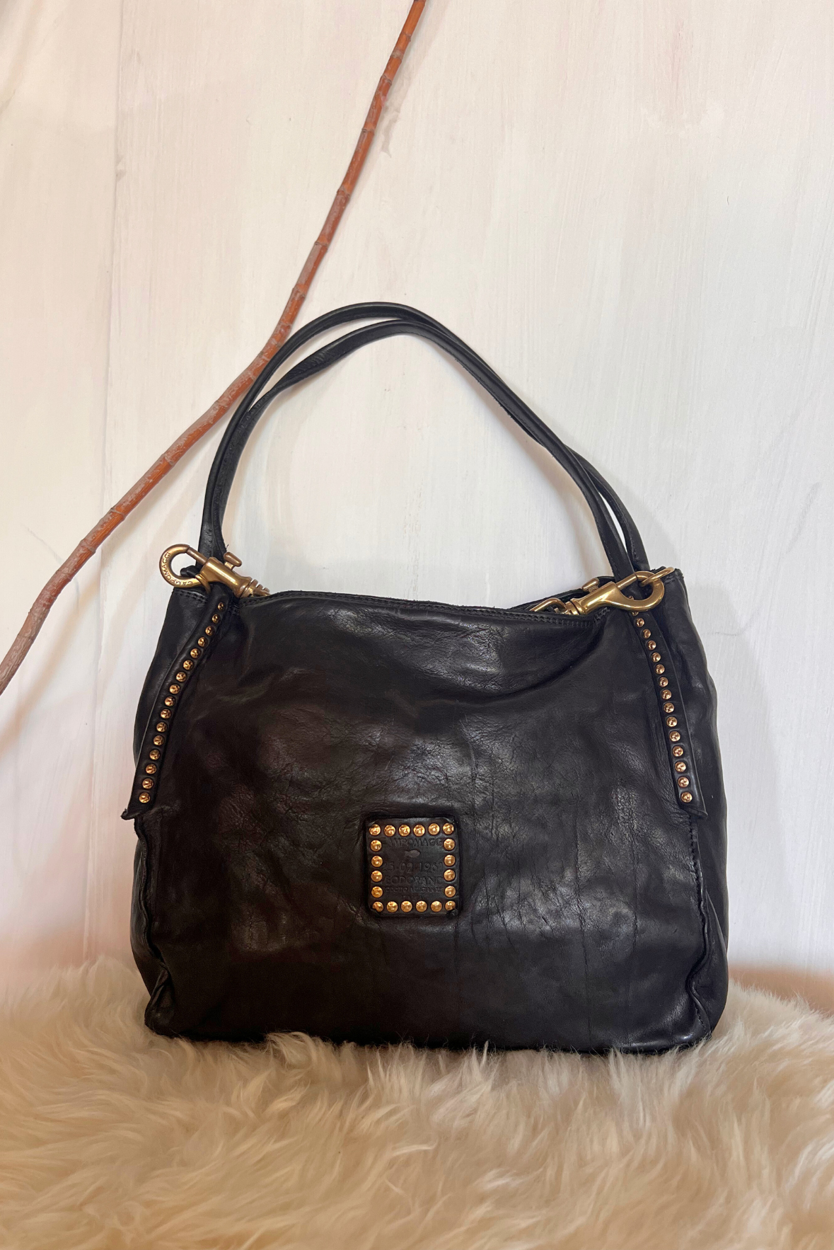 Borsa shopper con borchiette