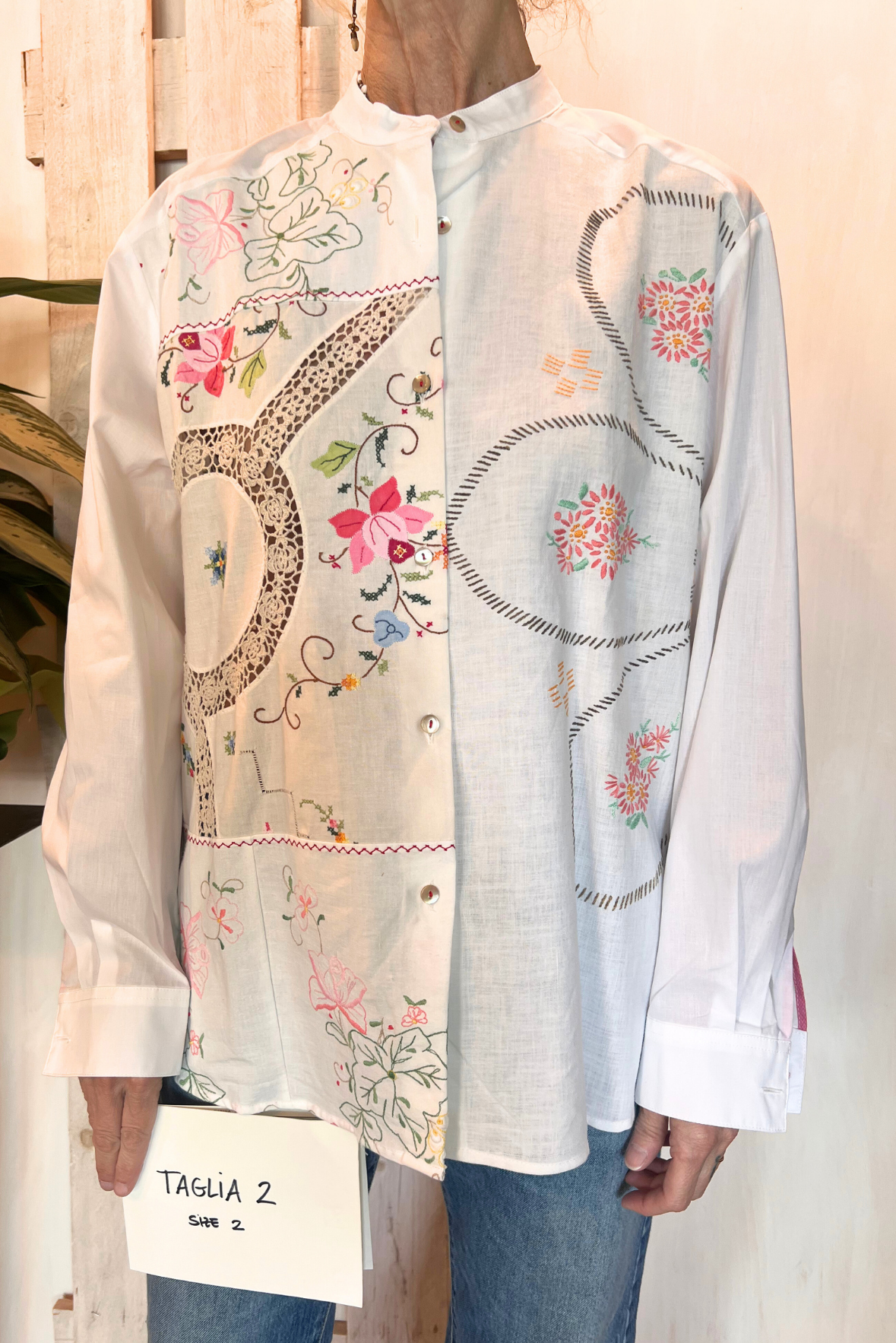 Camicia coreana con ricami