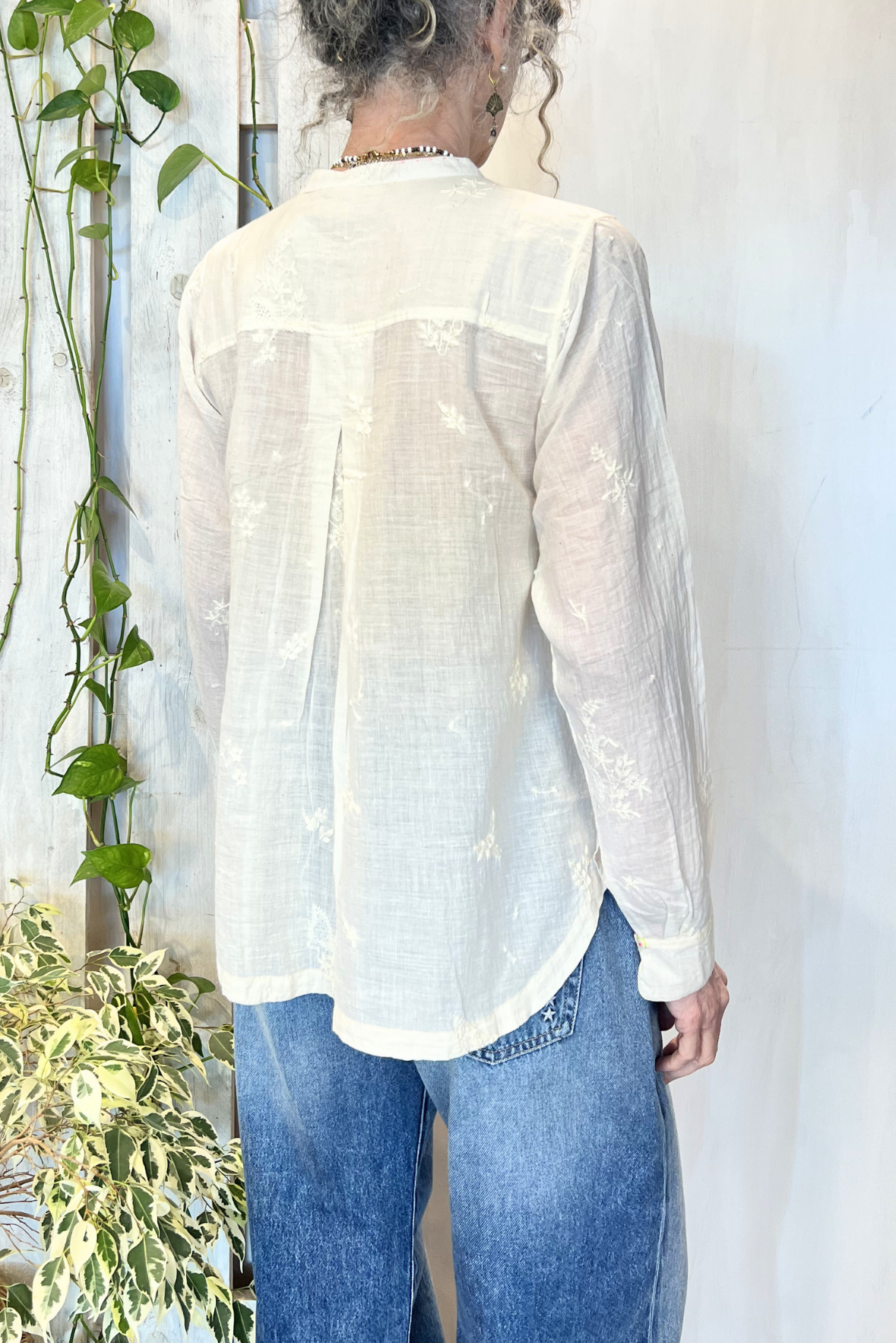 Camicia coreana con ricami