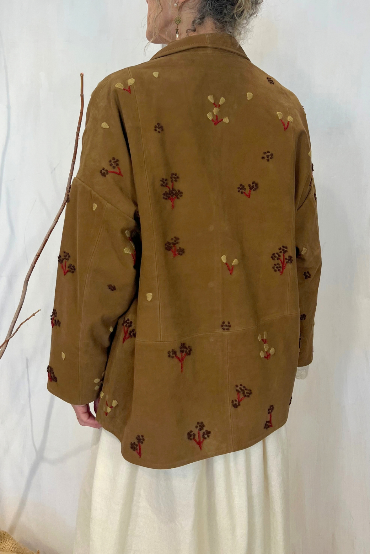 Giacca in camoscio con ricami