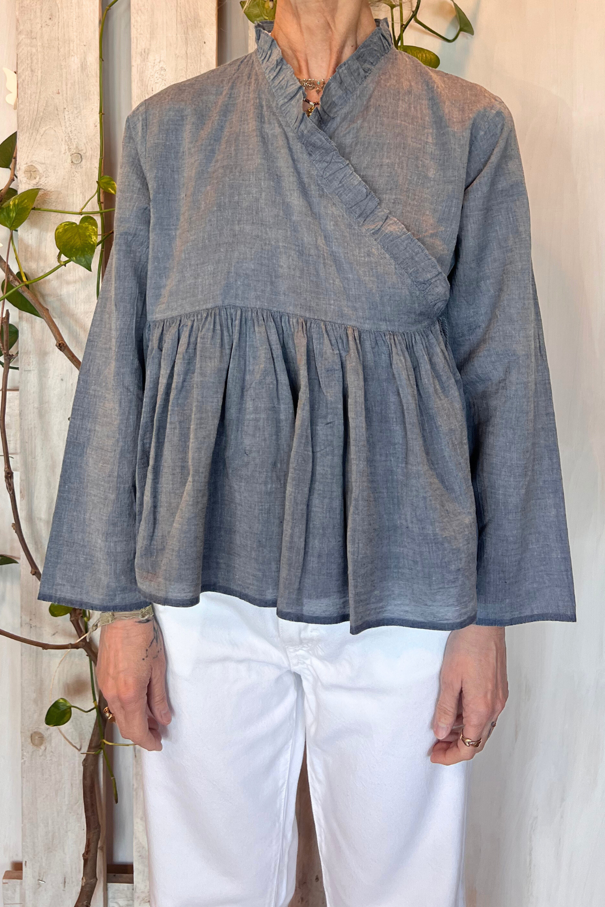 Blusa incrociata chambray