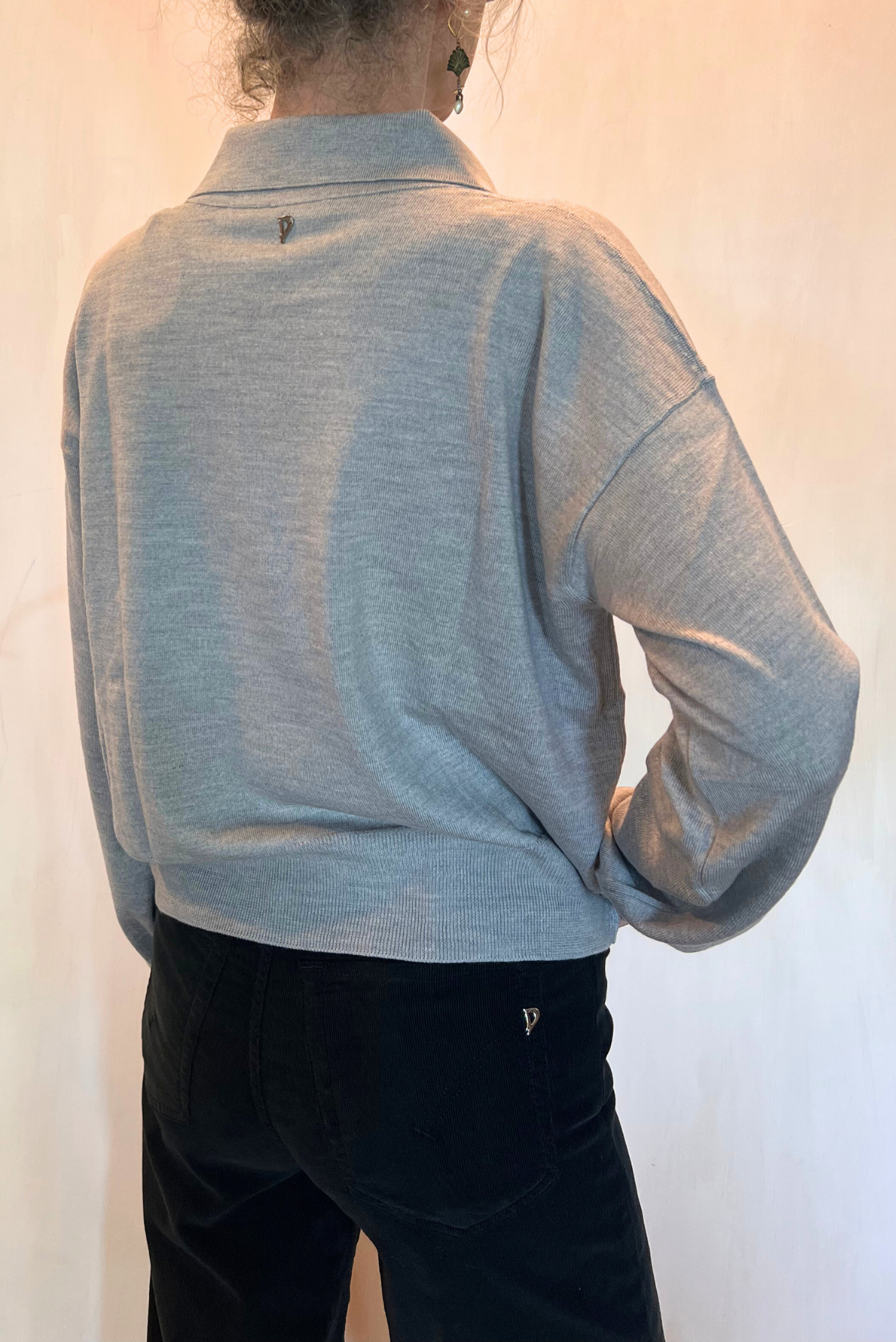 Polo scollo V in lana