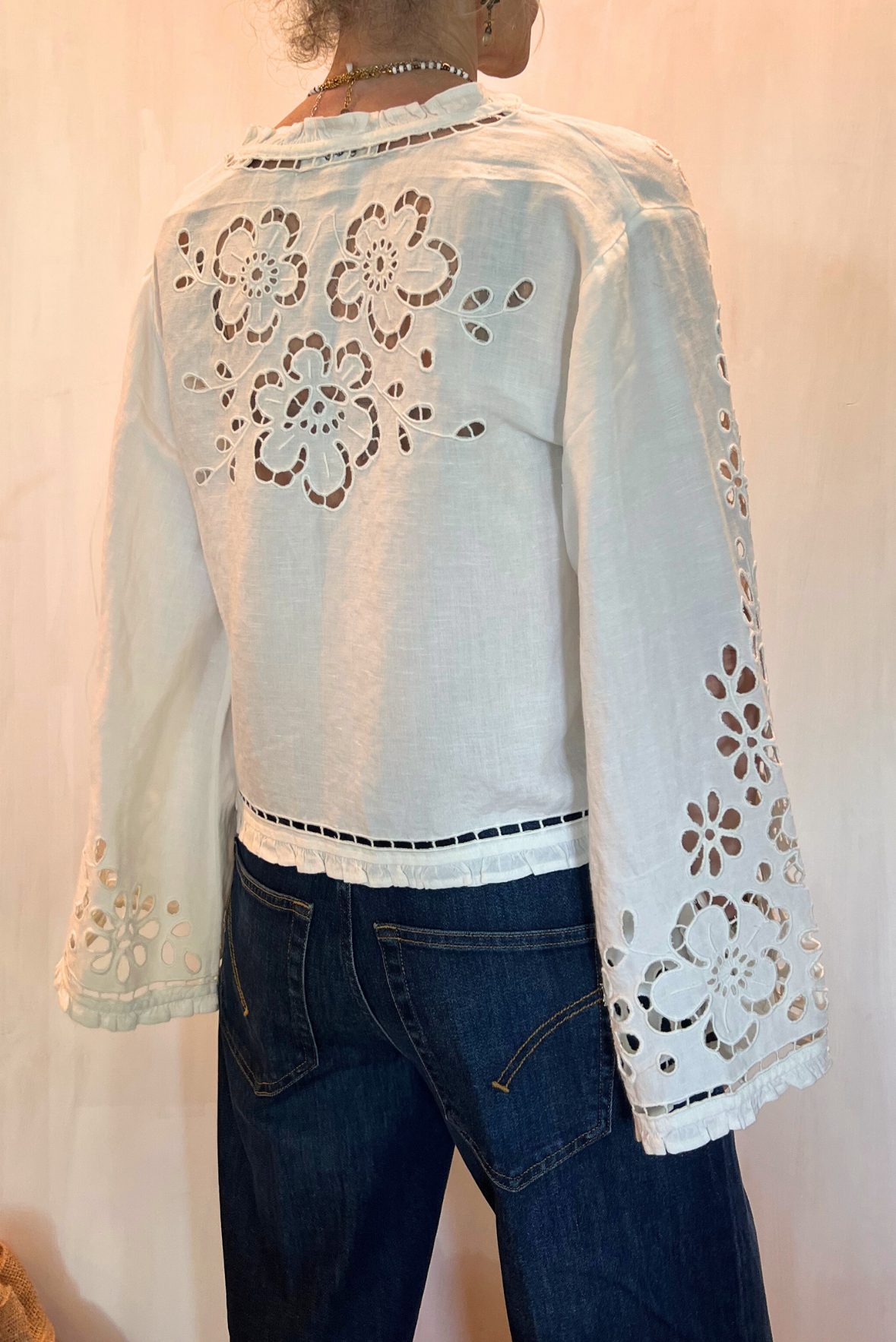 Camicia con maxi manica e ricami
