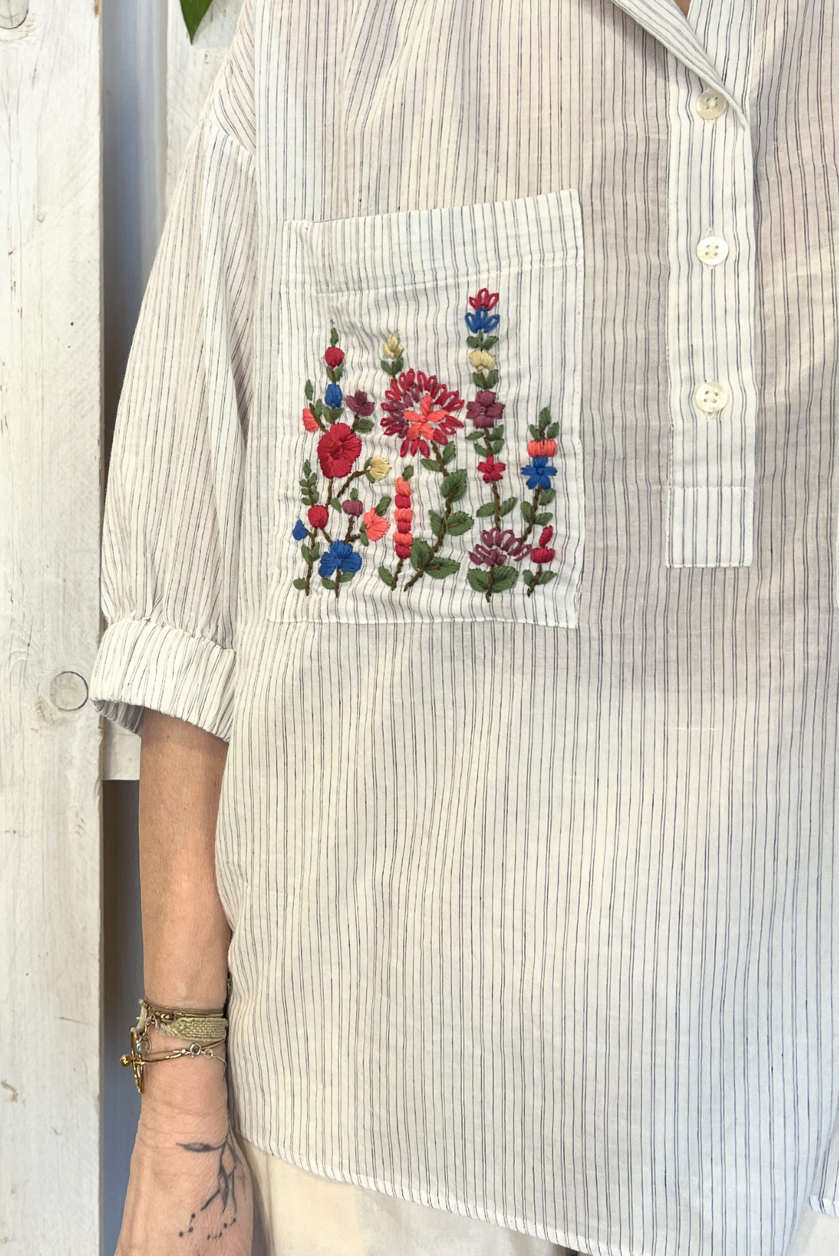 Camicia coreana a righe con ricami