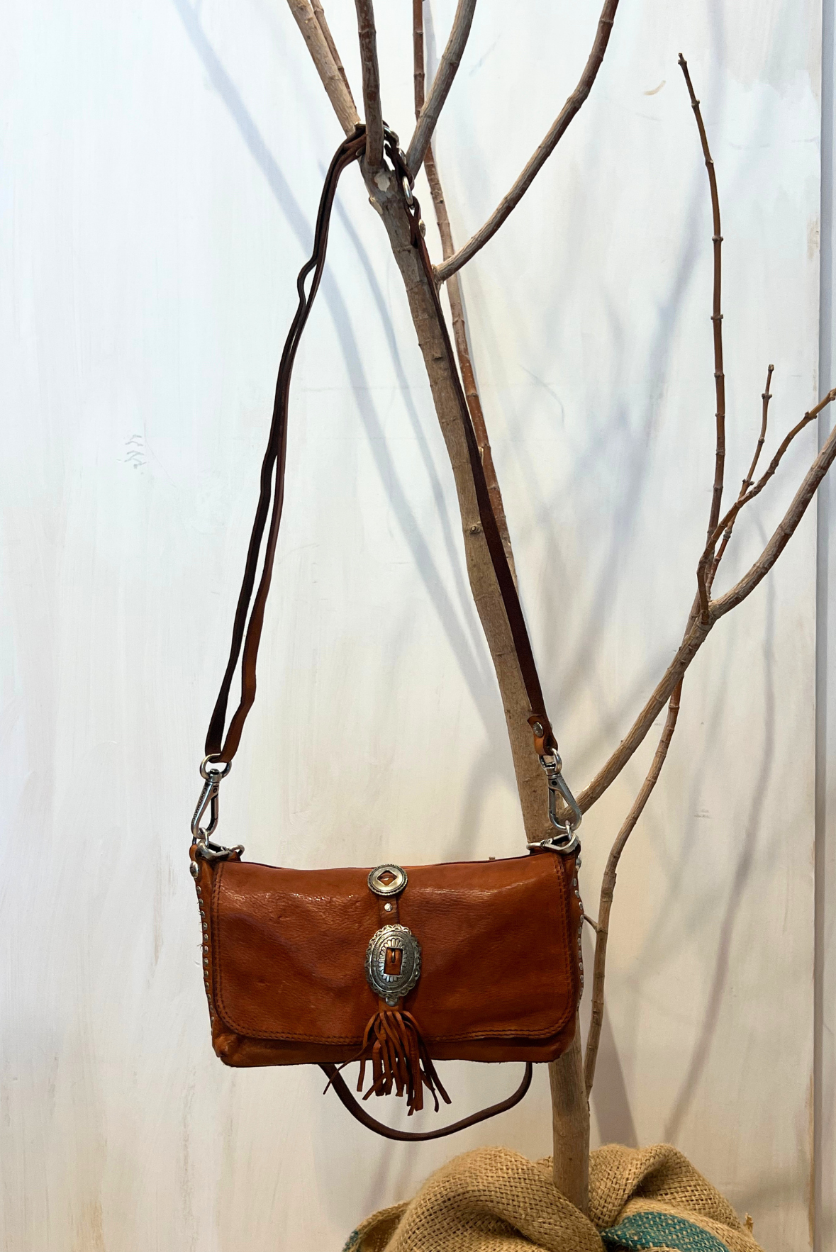 Borsa Artemisia con fibbie texane e frangine