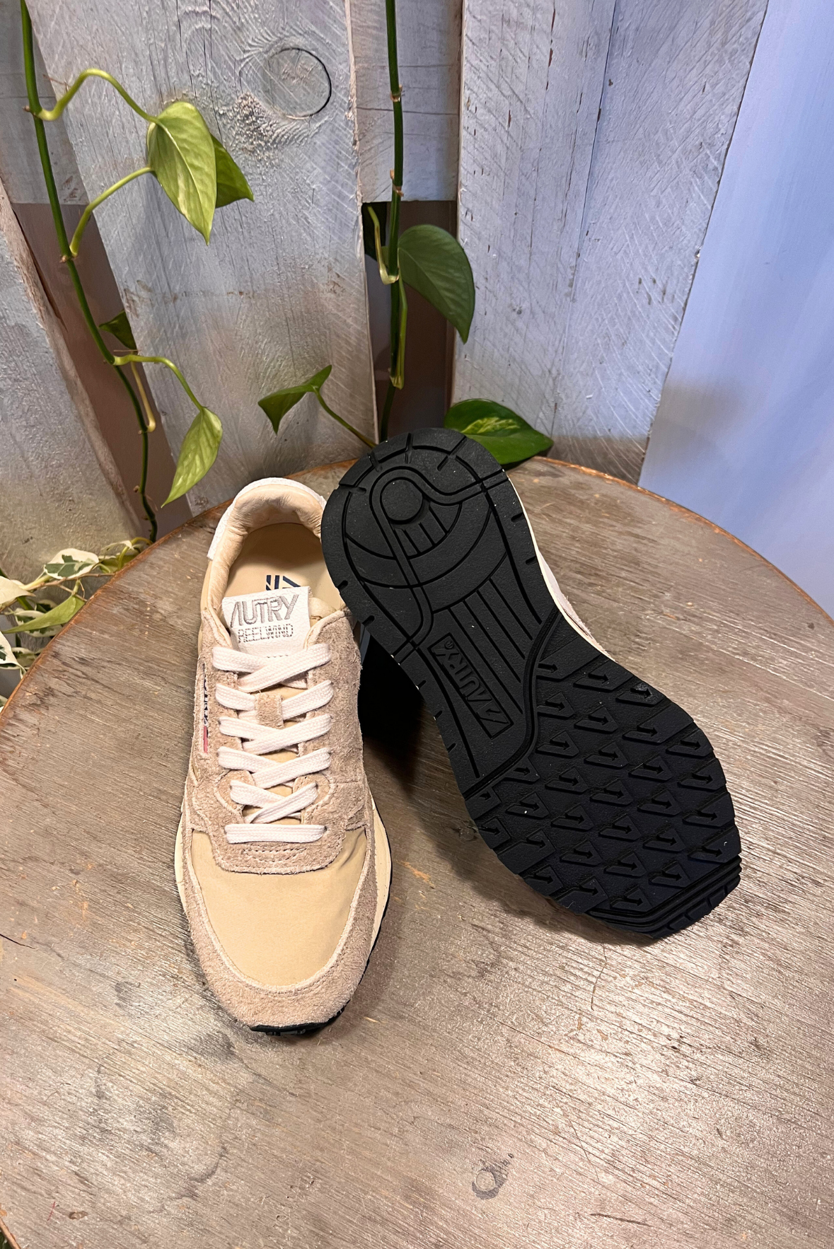 Senakers Reelwind Low