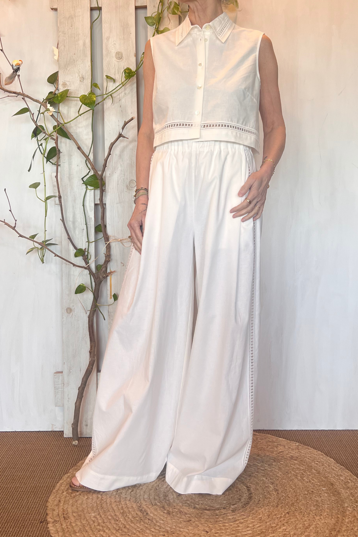Pantalone palazzo con ricami