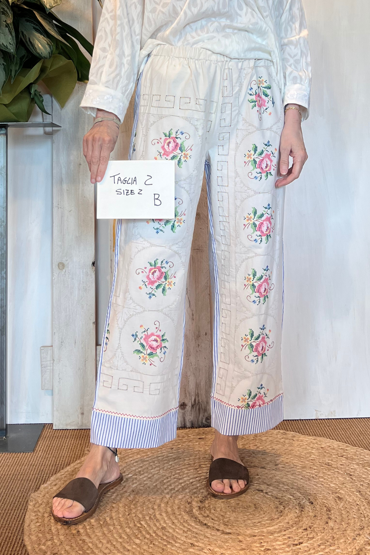 Pantalone ricami patchwork