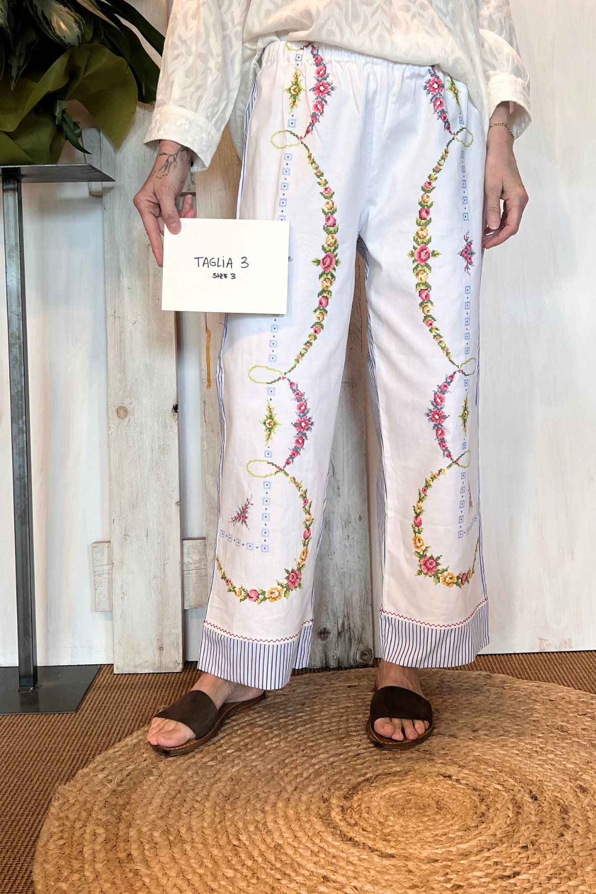 Pantalone ricami patchwork