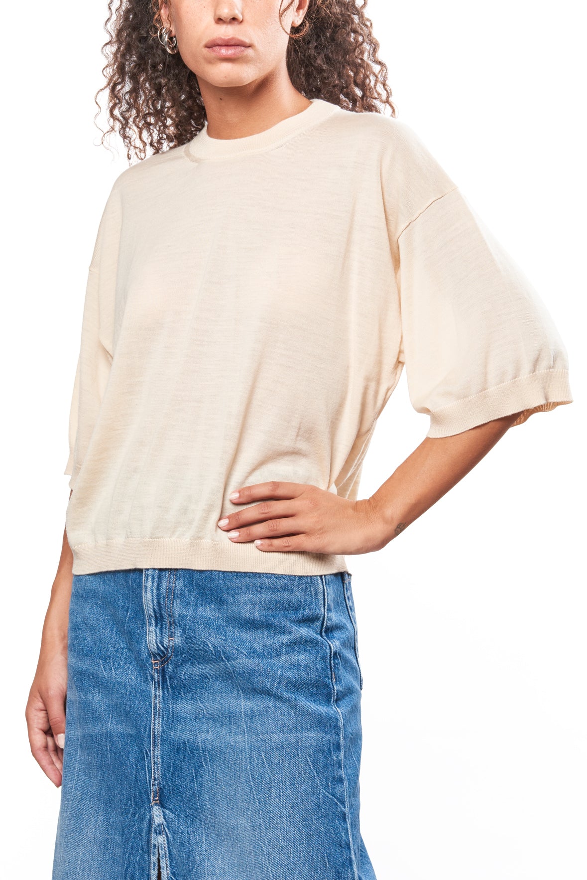 T-shirt over in lana