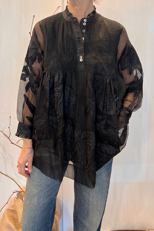 Camicia in voile con ricami