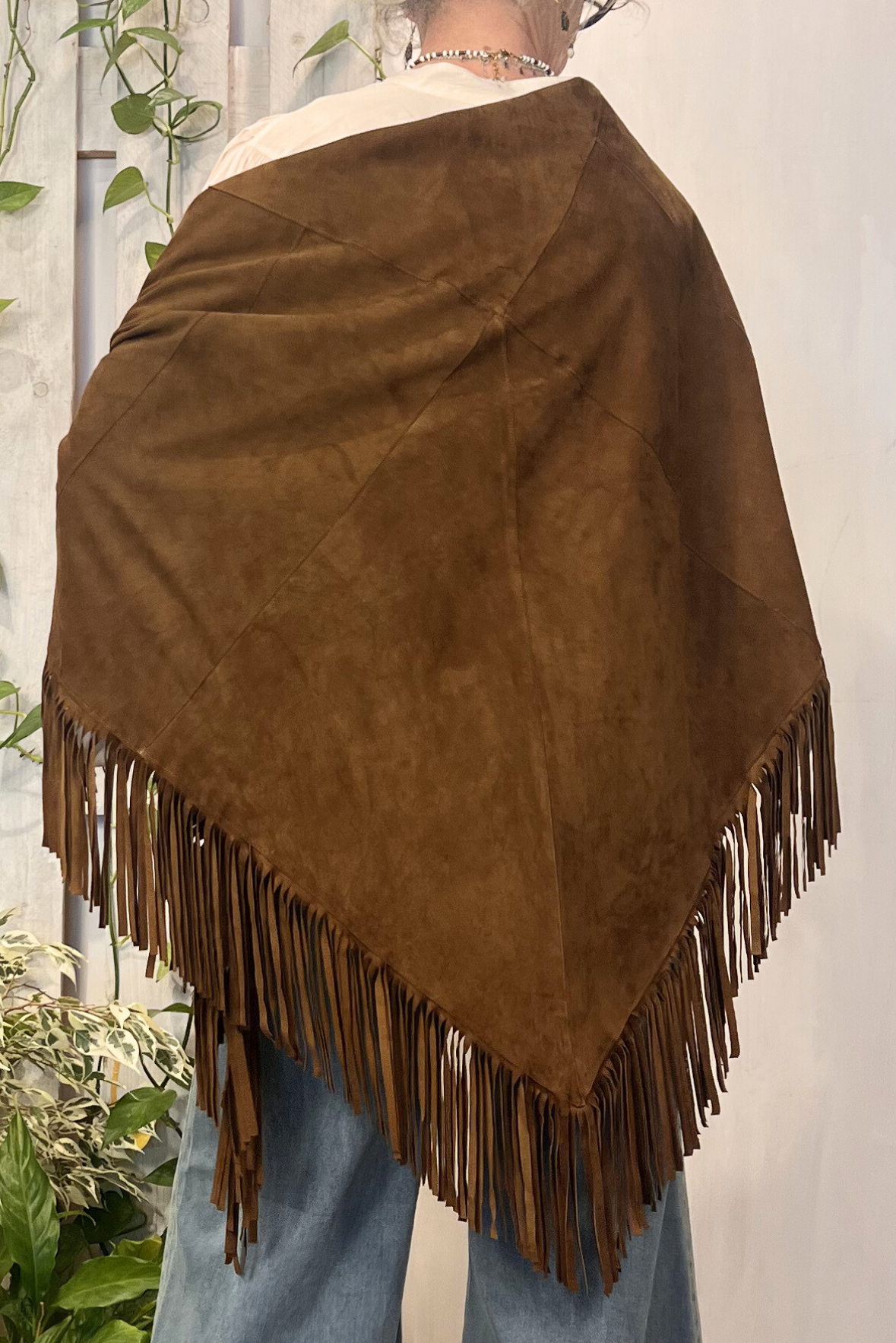 Scialle in pelle con frange