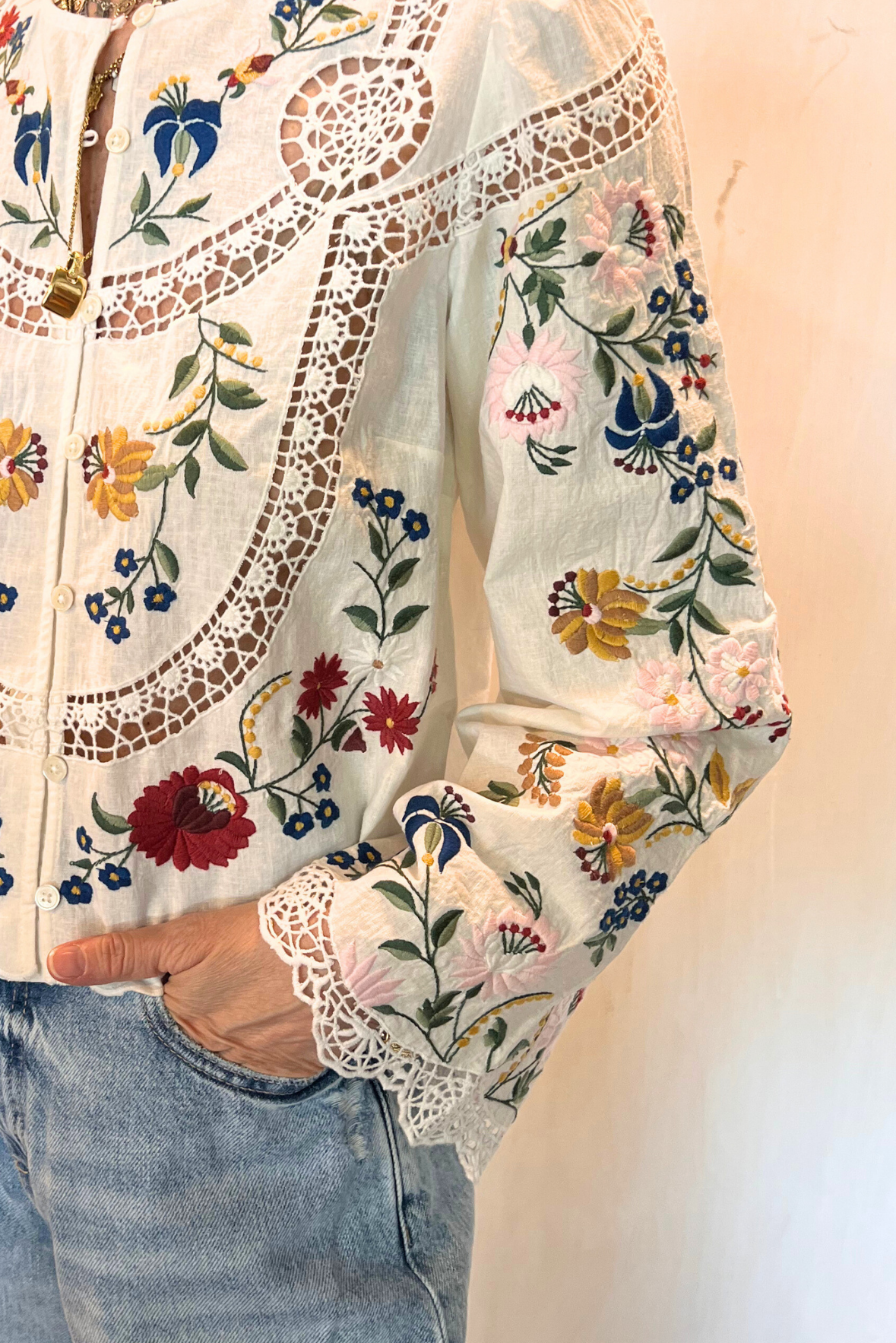 Camicia ricami e pizzo