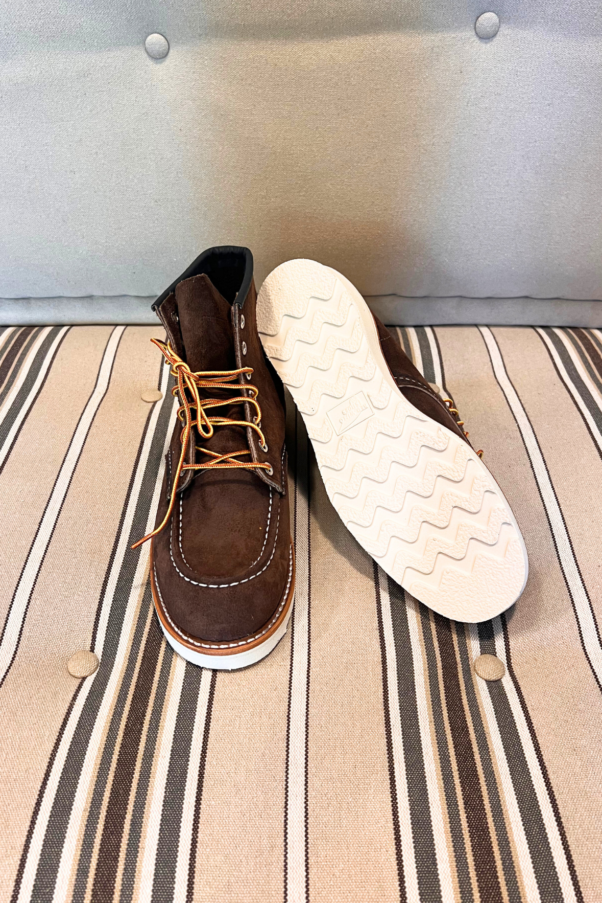 Stivaletto in pelle scamosciata