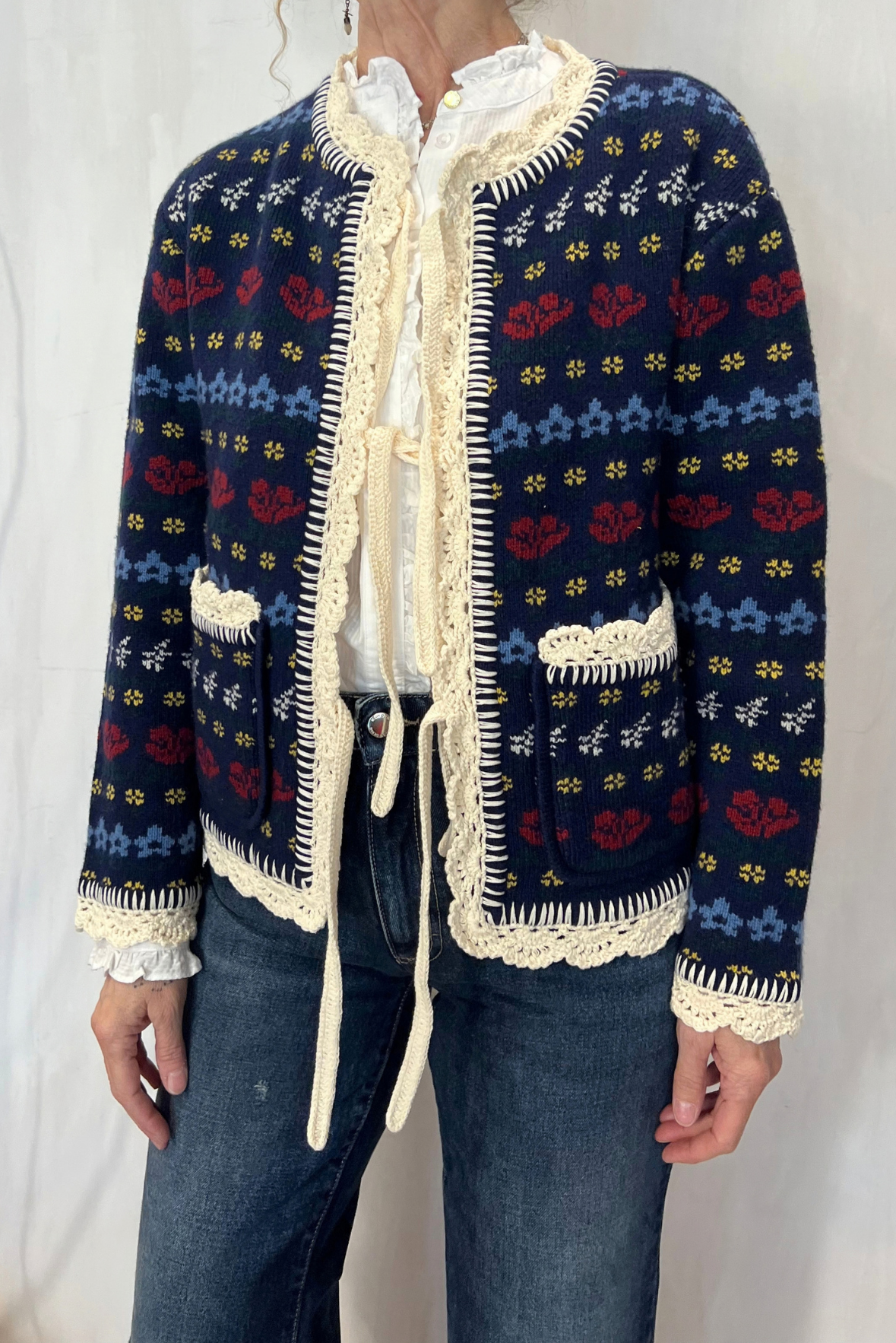 Maglia jaquard con pizzo e laccetti