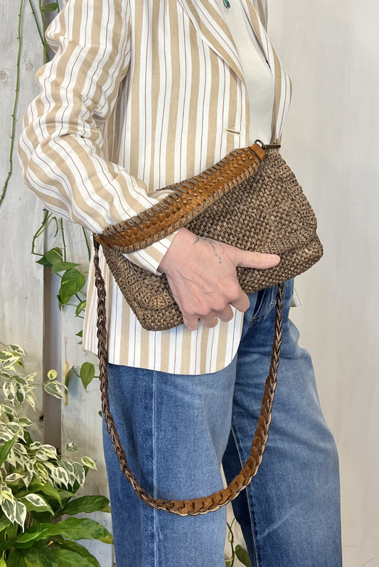Baguette in rafia e pelle