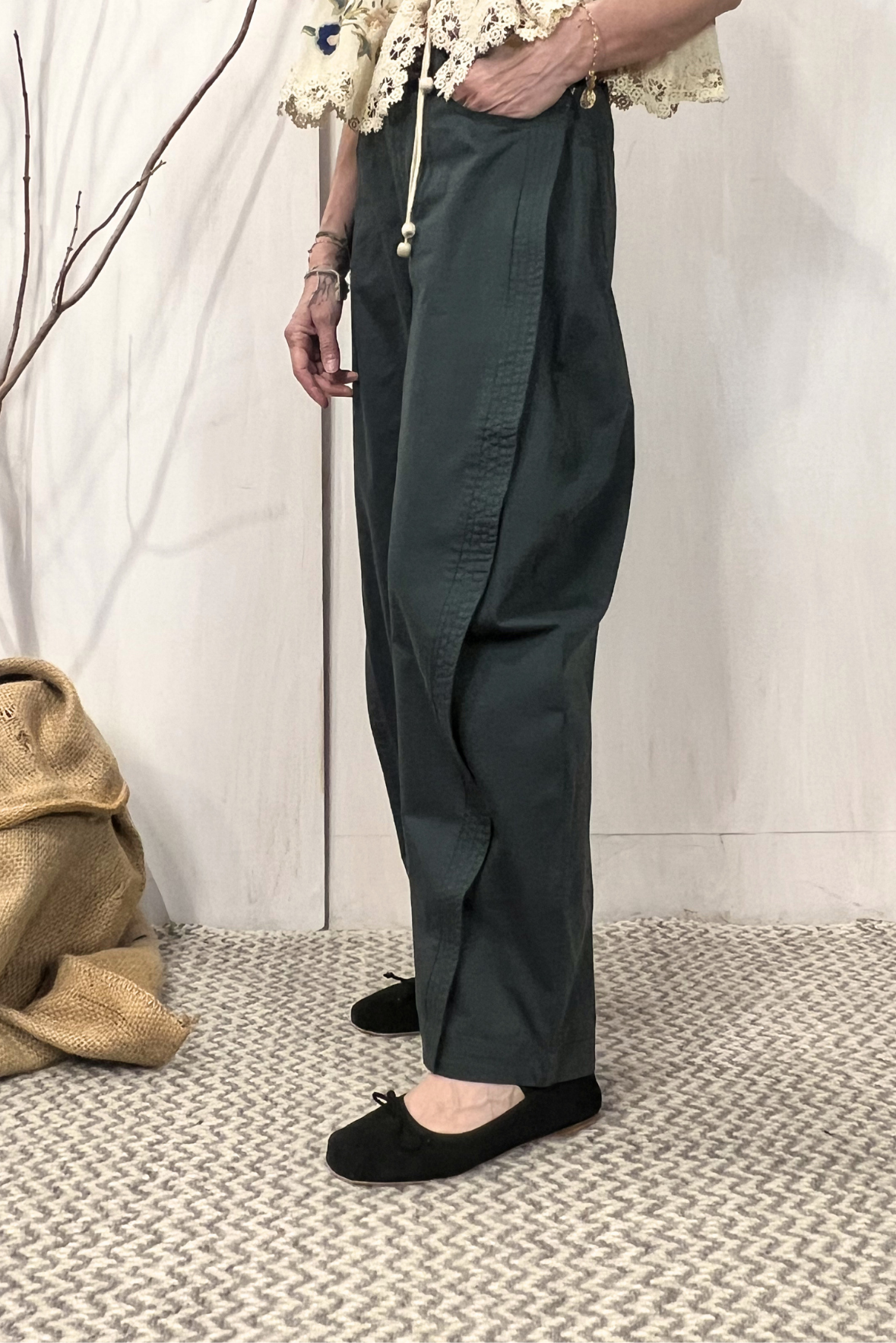 Pantalone balloon con cintura in pelle