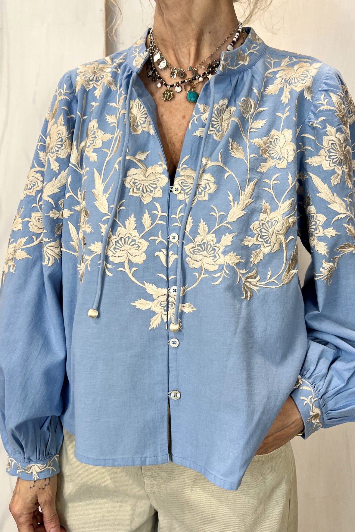 Camicia con ricami
