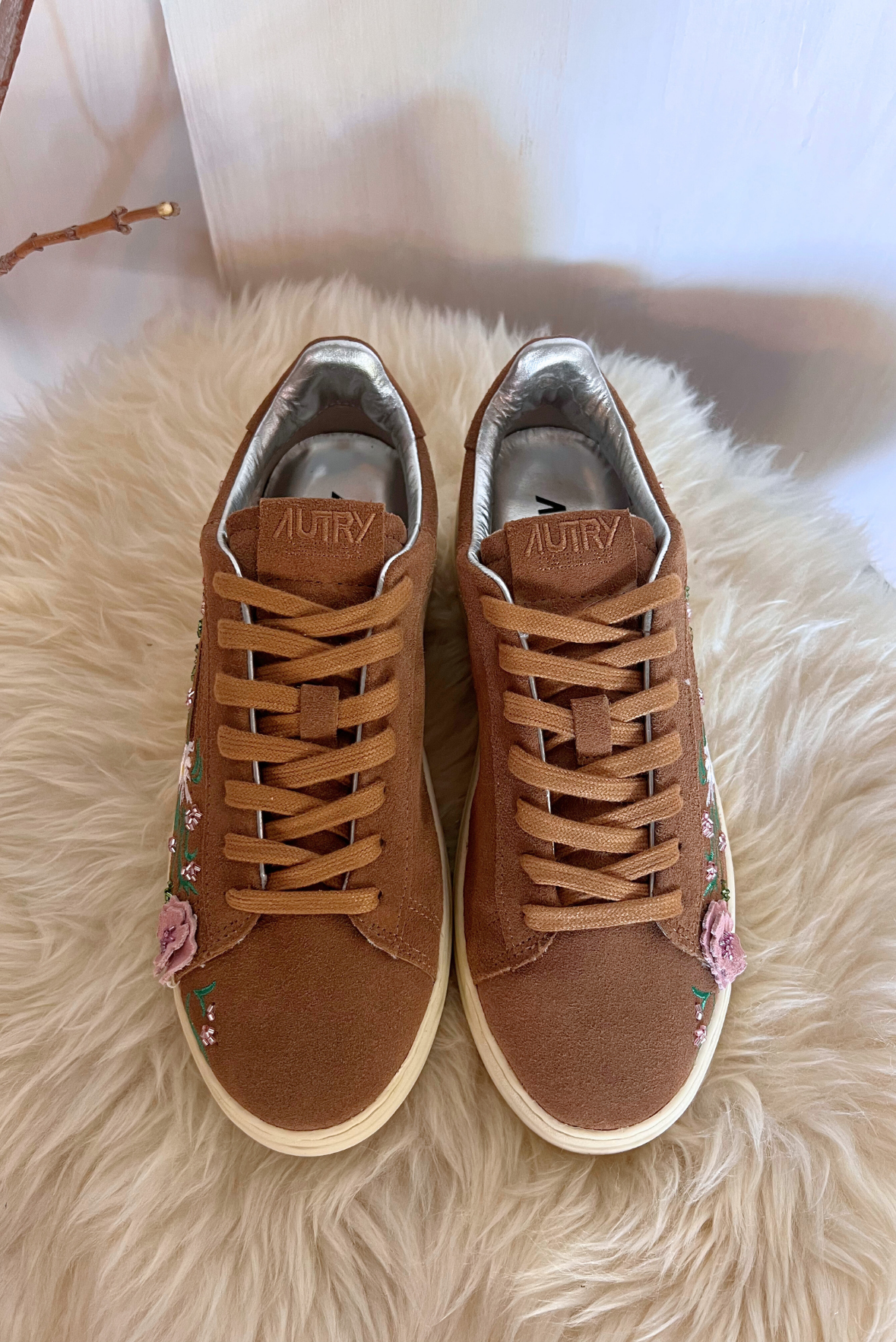 Sneakers Dallas con ricami