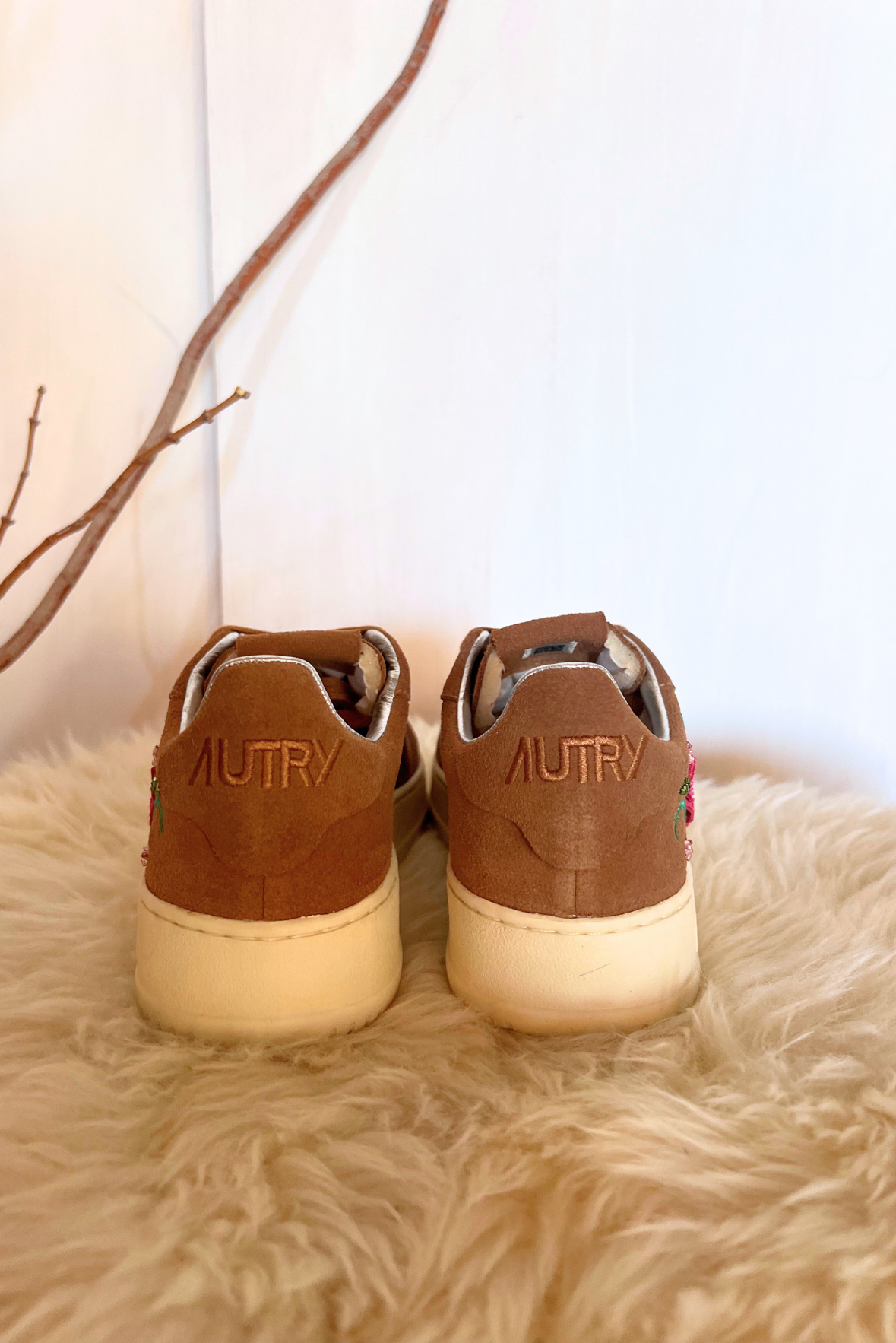 Sneakers Dallas con ricami