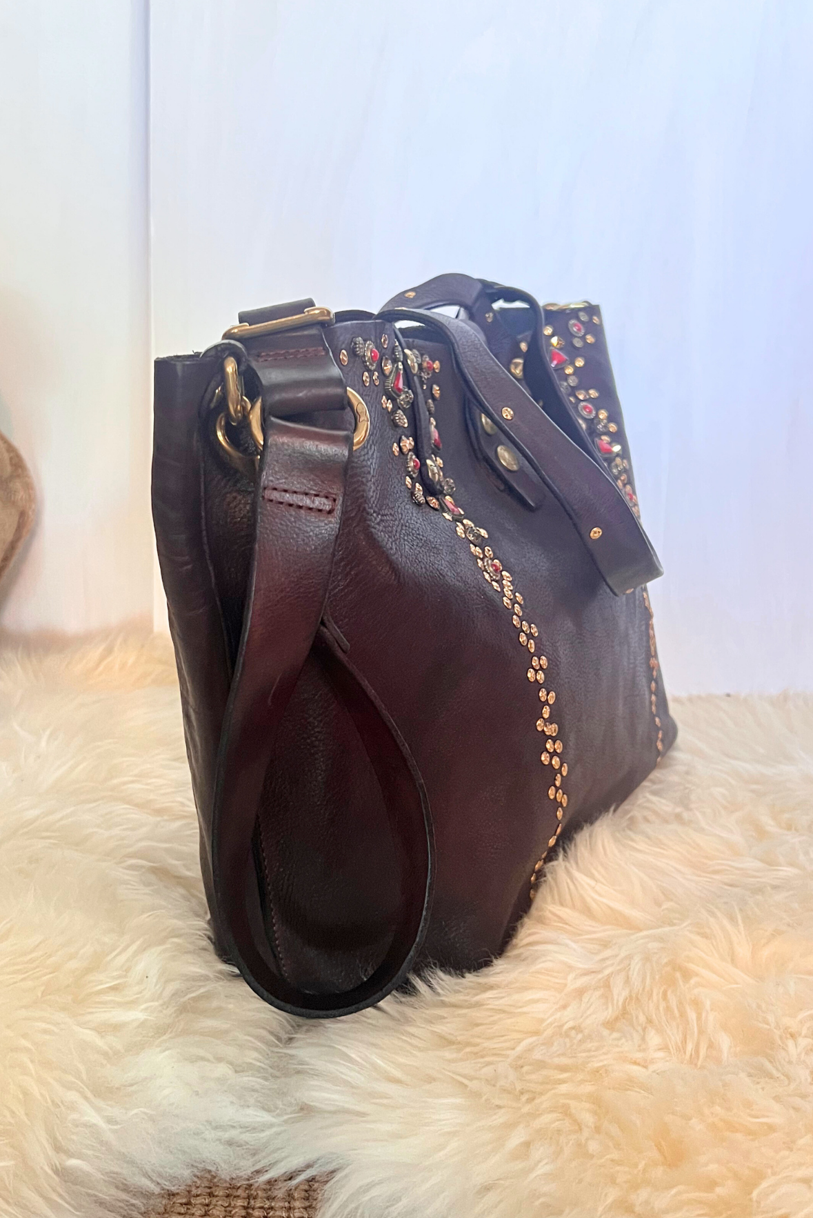 Shopper in pelle e borchie