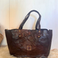 Shopper in pelle e borchie
