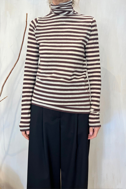 T-shirt in lana a collo alto