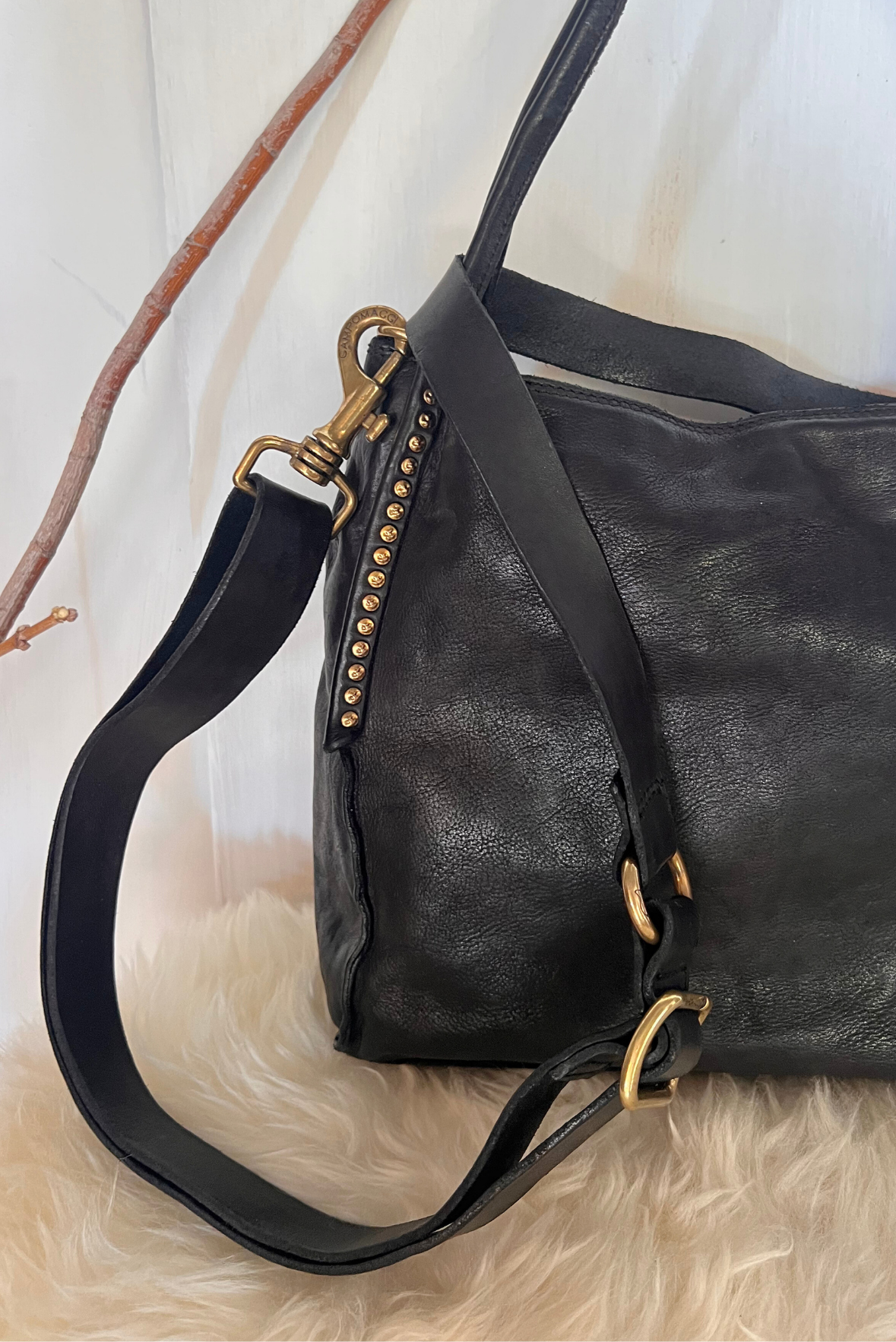 Borsa shopper con borchiette