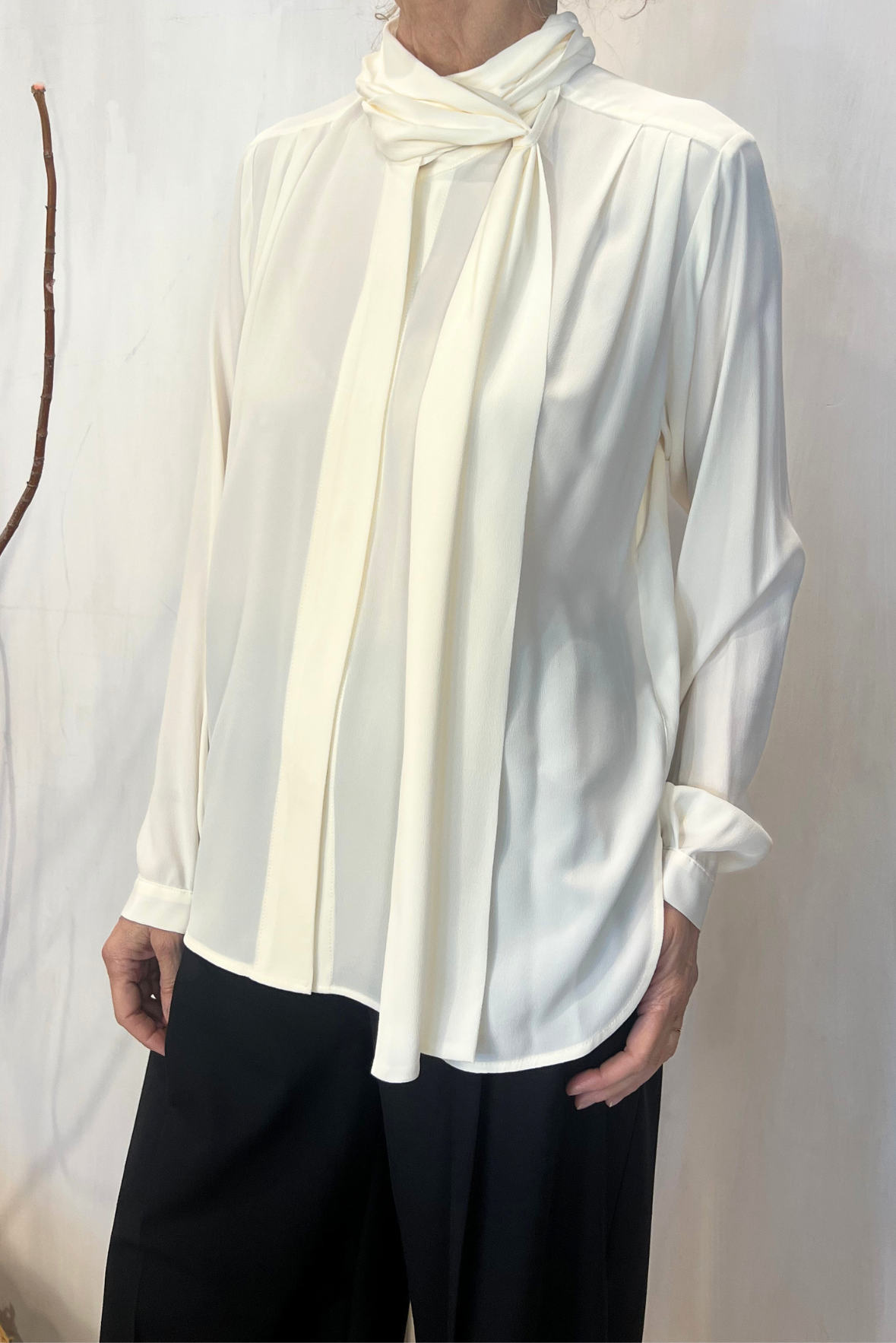 Camicia misto seta con sciarpa