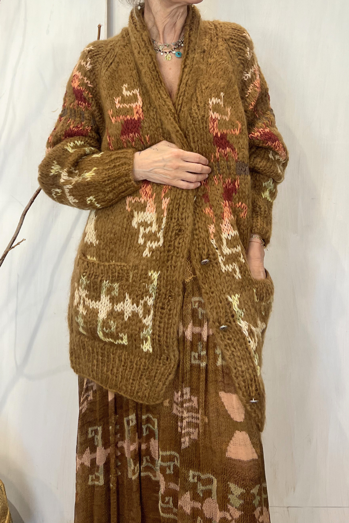 Cardigan over jaquard