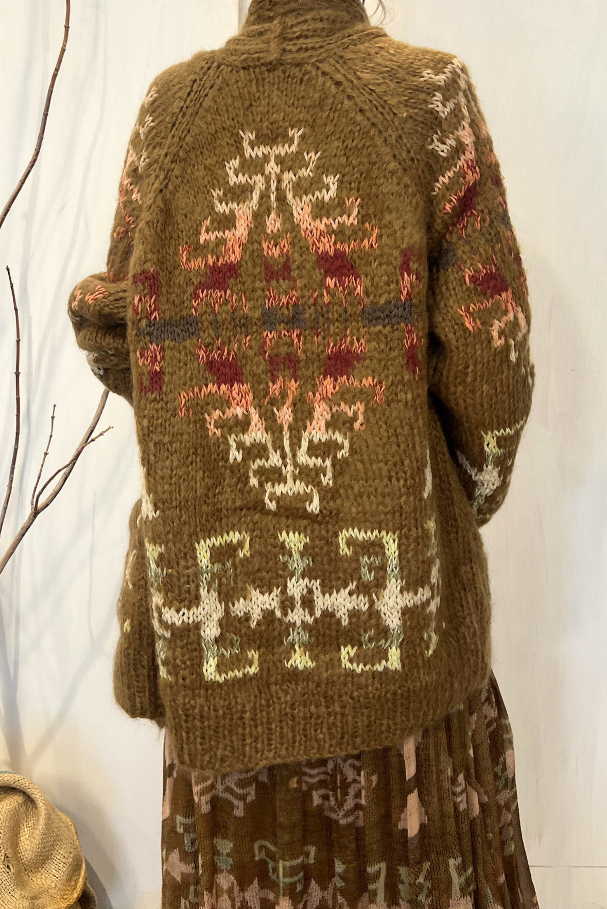 Cardigan over jaquard