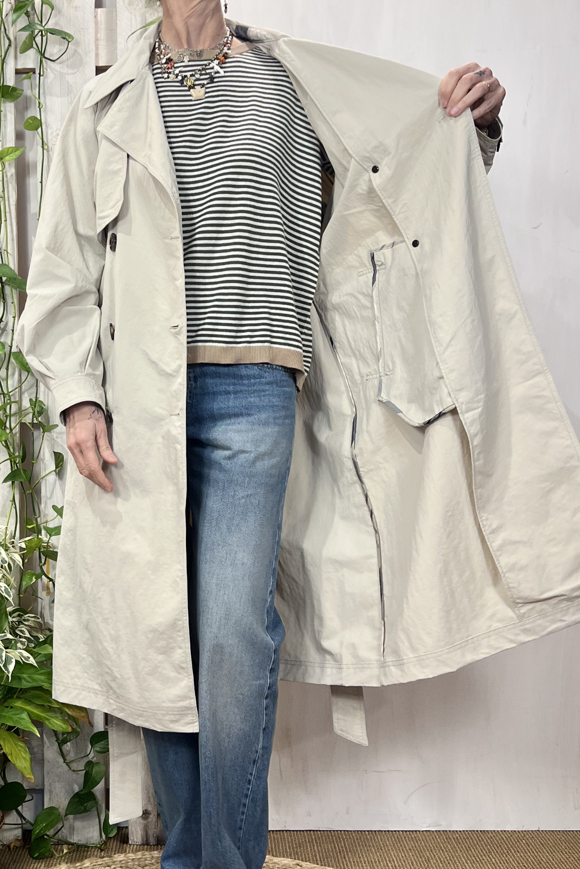 Trench in nylon