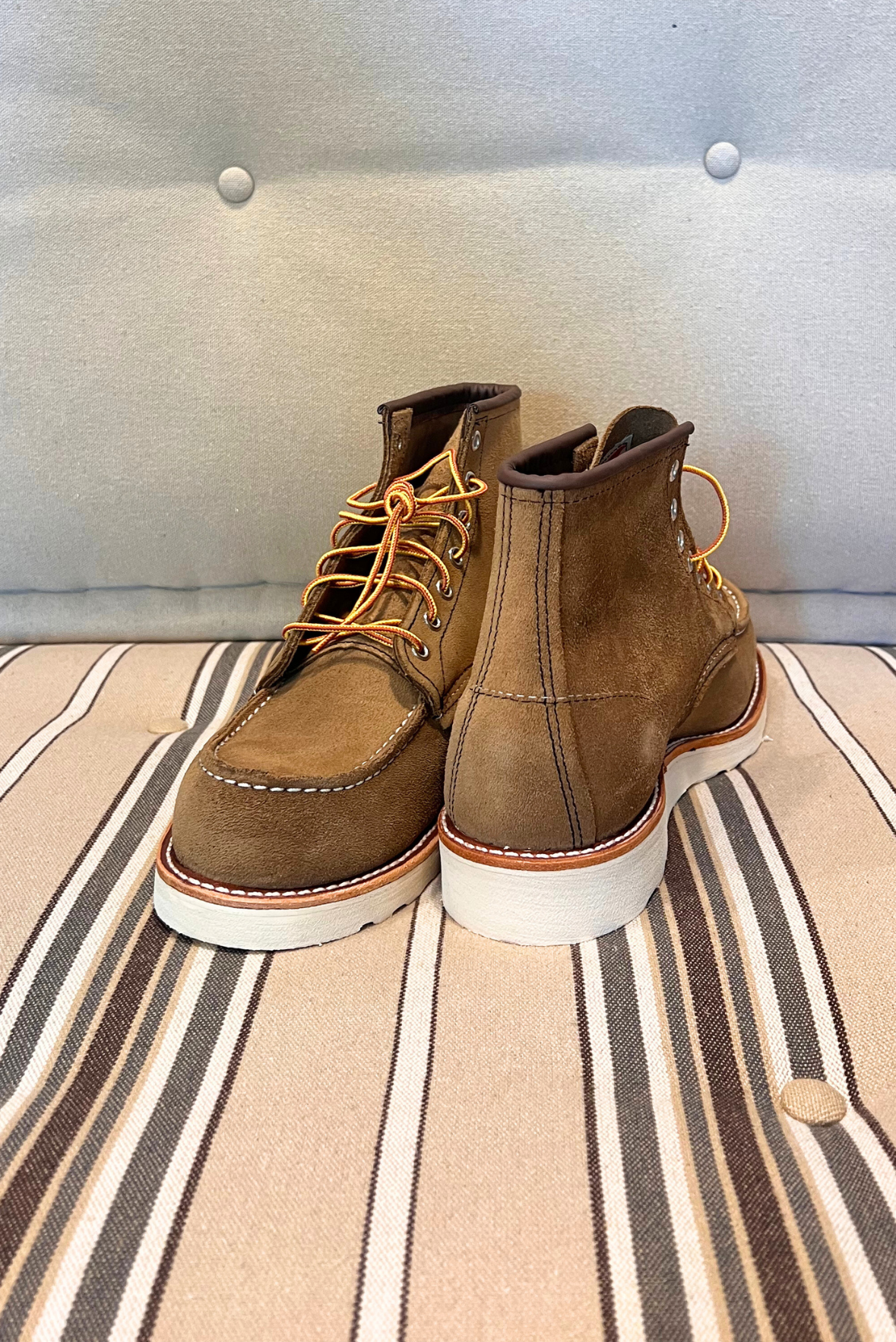 Stivaletto in pelle scamosciata