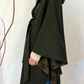 Mantella con cappuccio e cintura
