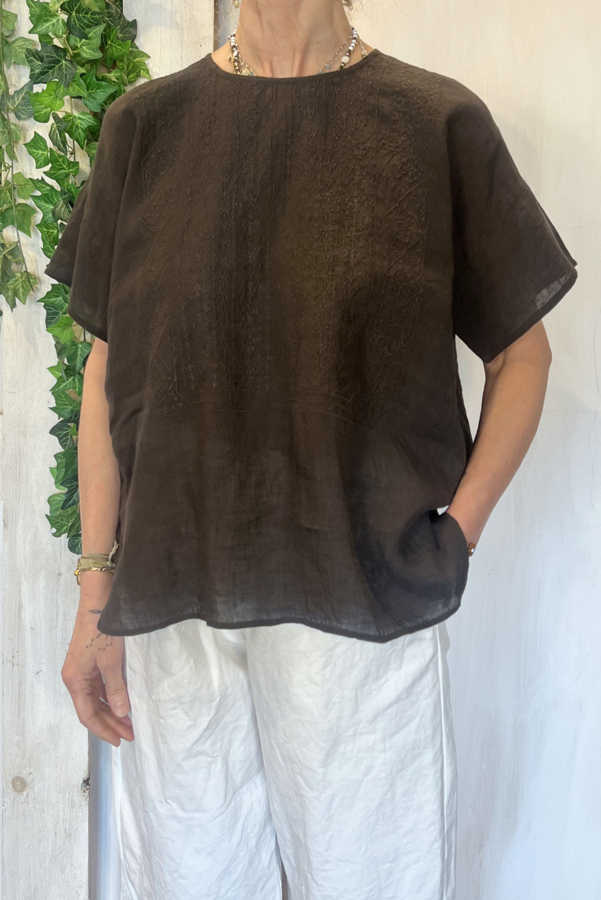 Blusa in lino con ricami