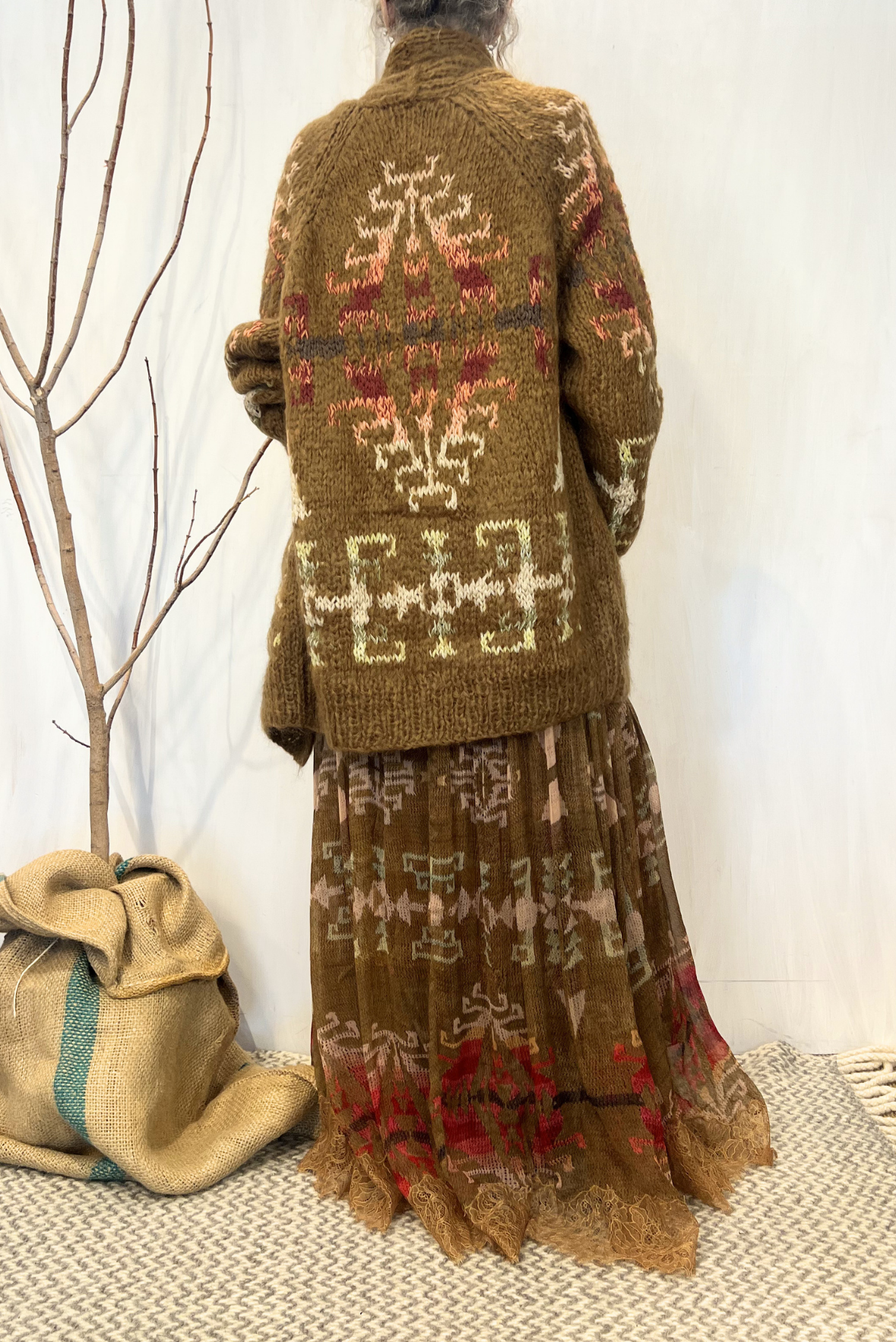 Cardigan over jaquard