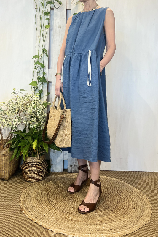 Abito in lino con coulisse