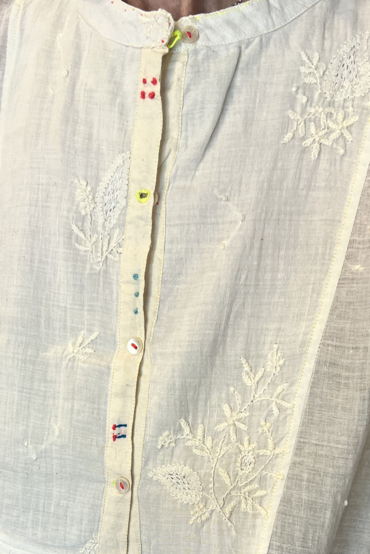 Camicia coreana con ricami