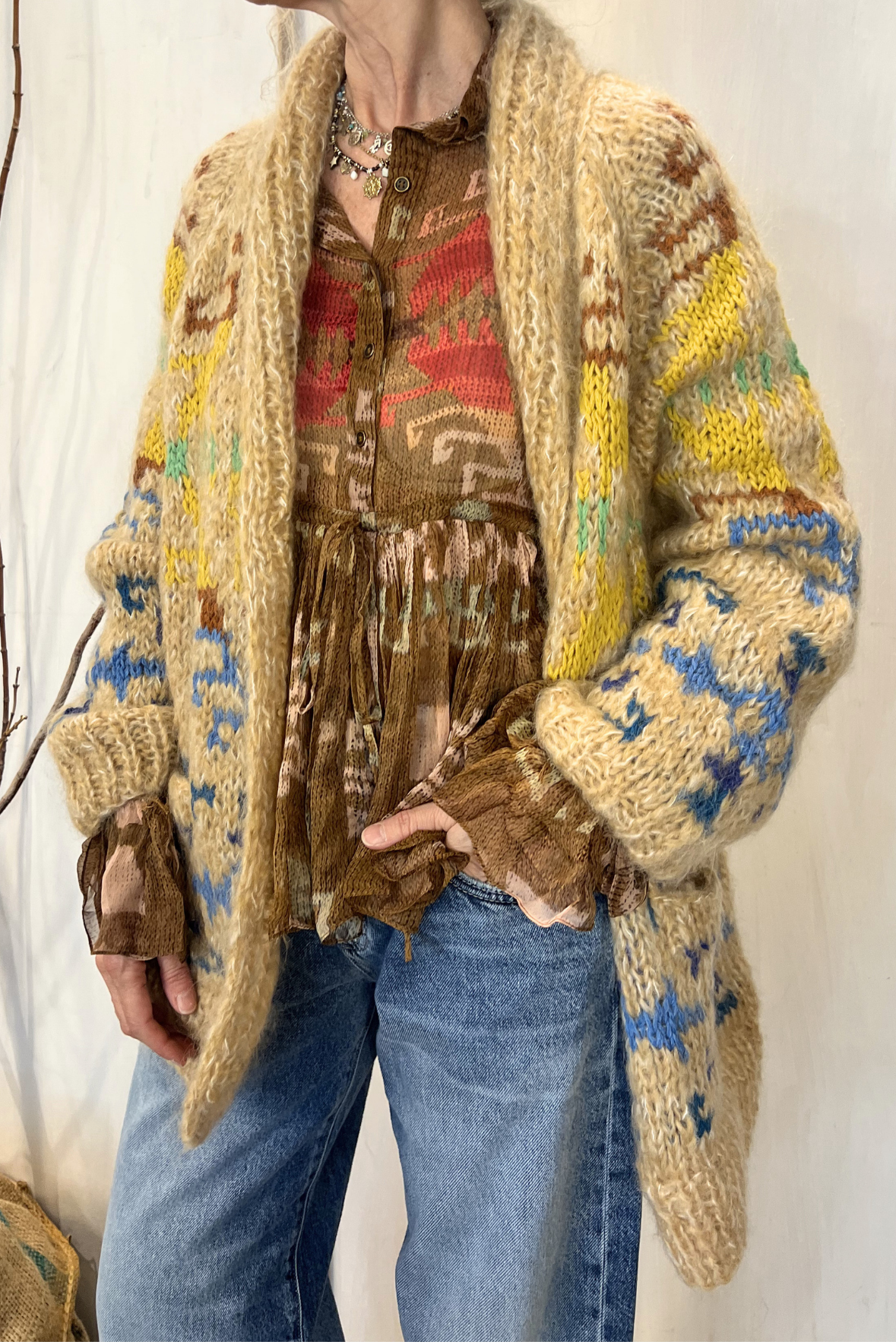 Cardigan over jaquard