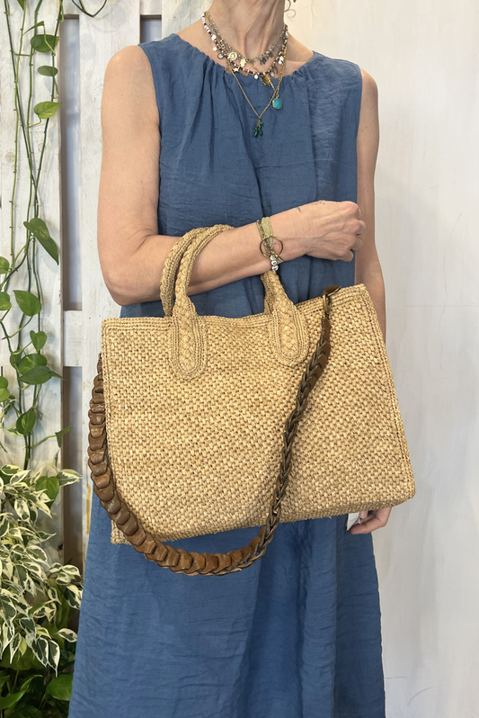 Shopping Rary in raffia
