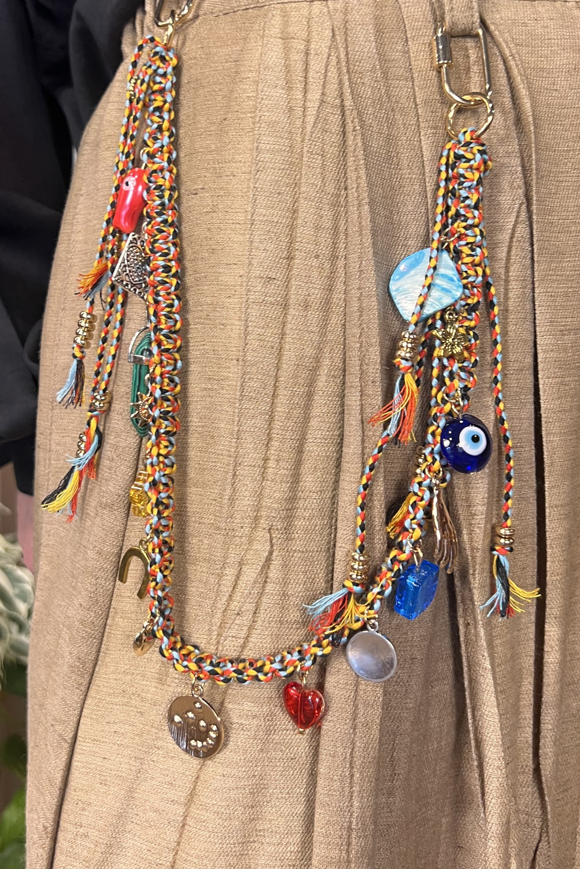 Pantagonna con charms