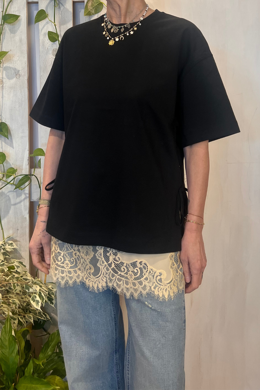 T-shirt over con spacchi laterali