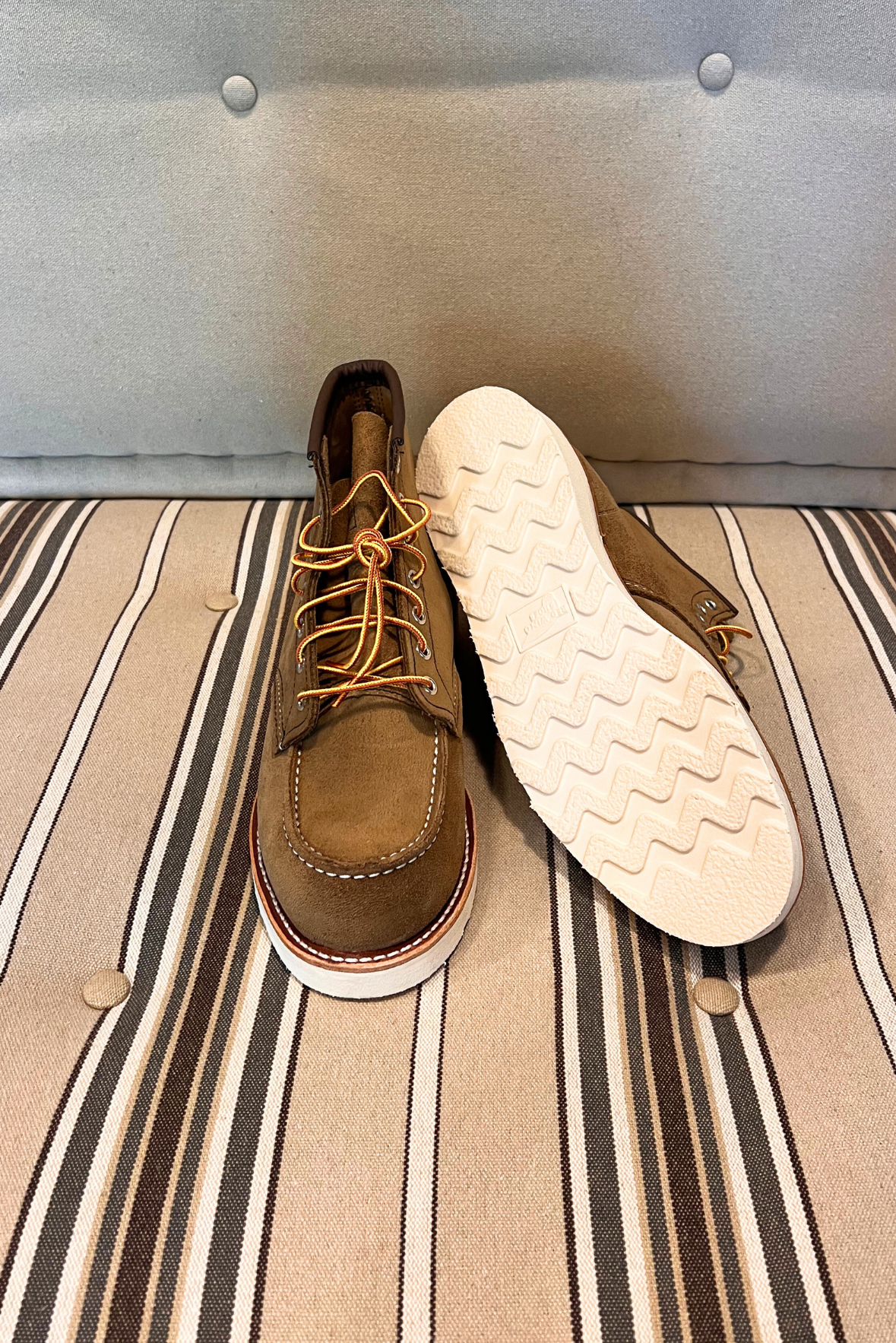 Stivaletto in pelle scamosciata