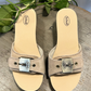 Zoccolo con tacco in pelle scamosciata