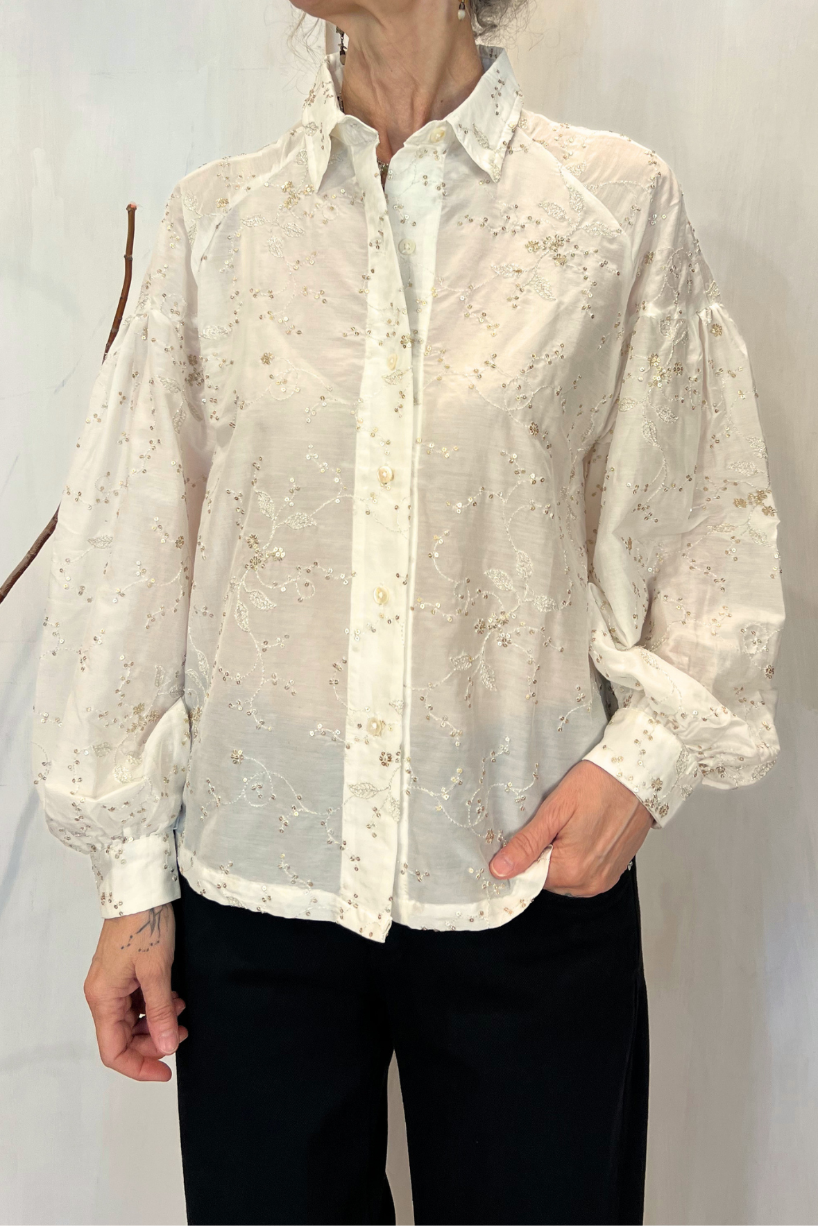 Camicia misto seta ricami e applicazioni