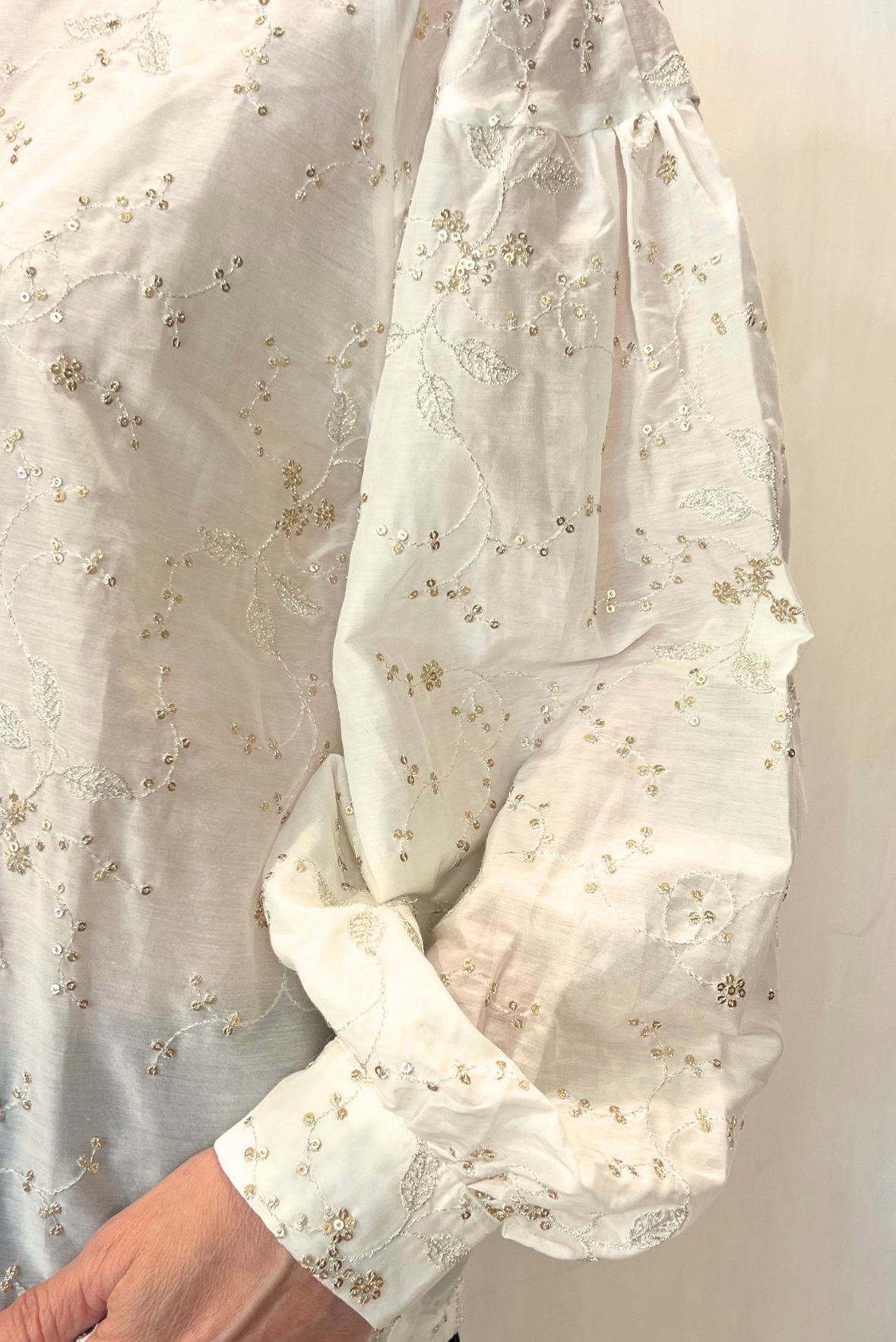 Camicia misto seta ricami e applicazioni
