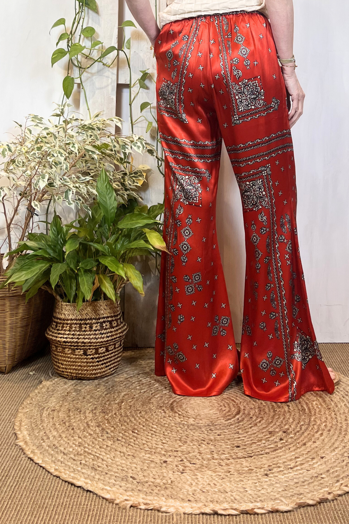 Pantalone flare a fantasia